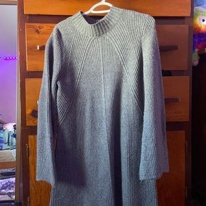 XL Pinkrose turtle neck dress with flare sleeves